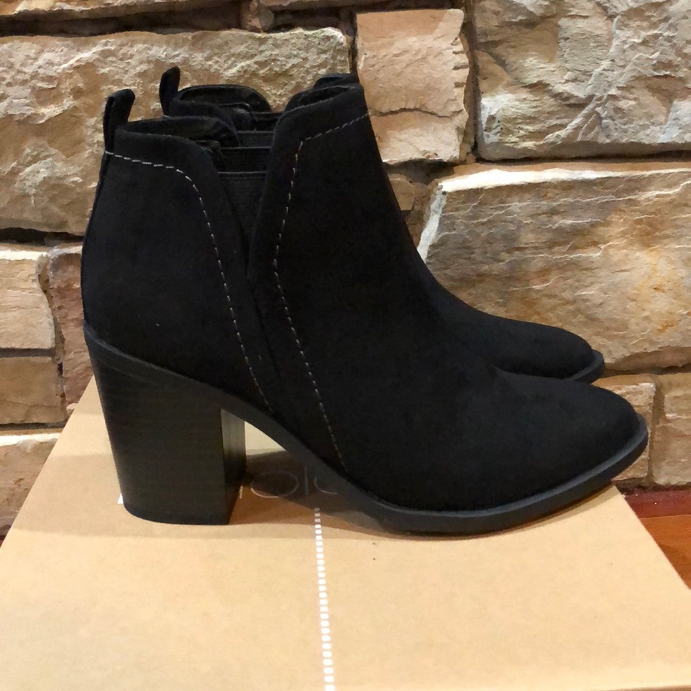 Dolcetta Elise black booties size 6